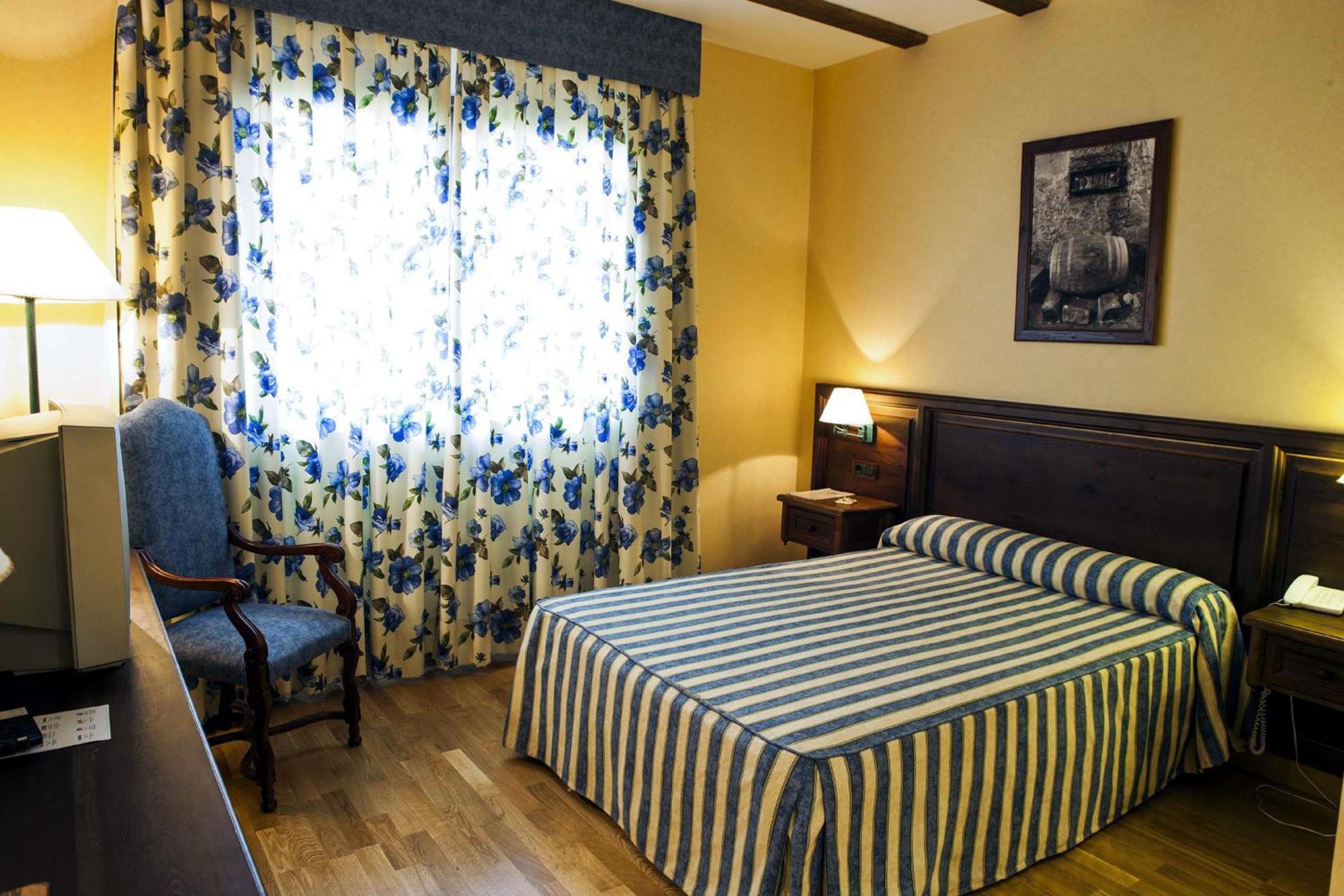 Hotel Spa Tudanca Aranda Fuentespina Oda fotoğraf